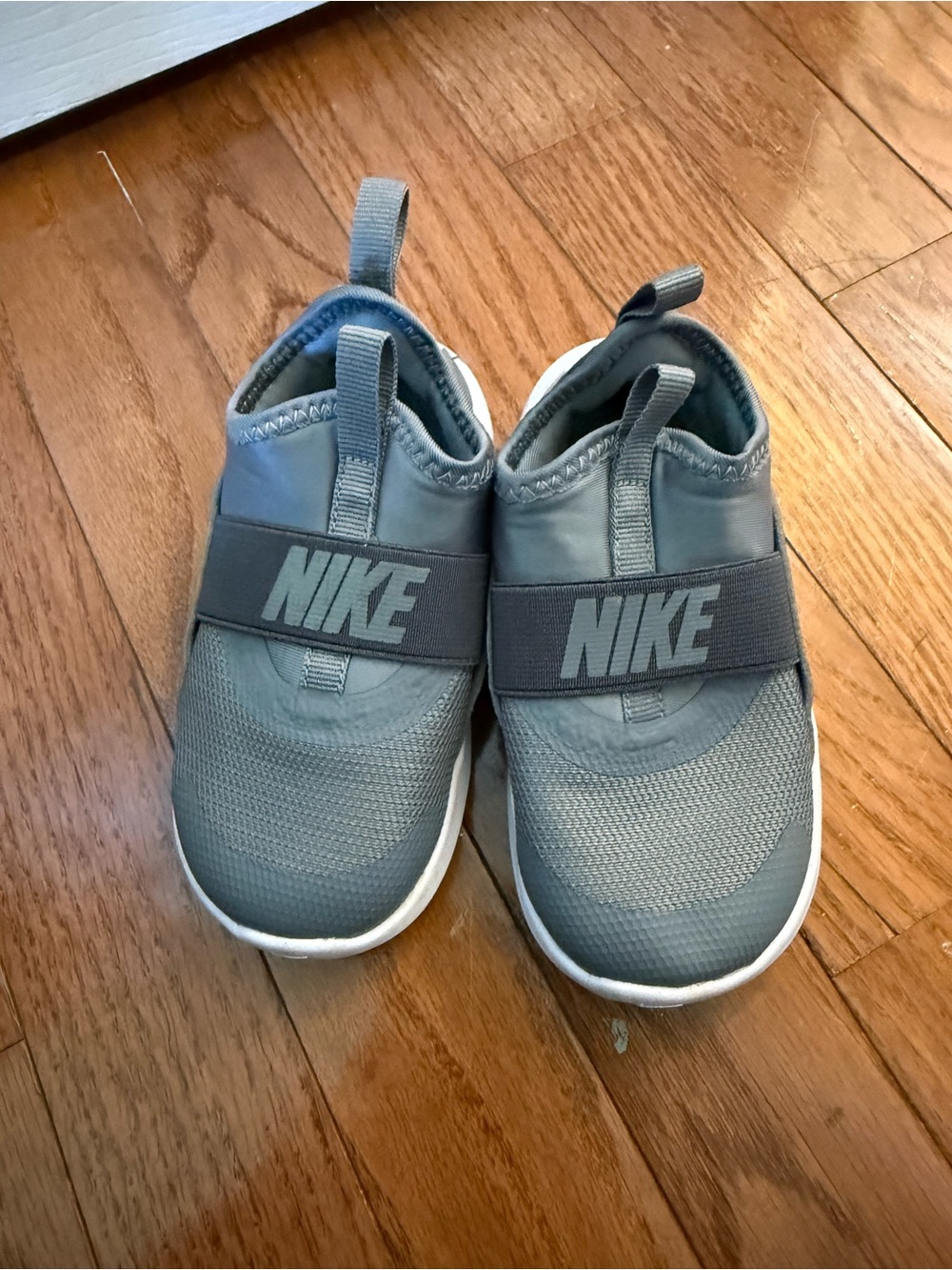 Nike Toddler 7C Flexrunner Grey Slip-On Running Shoes